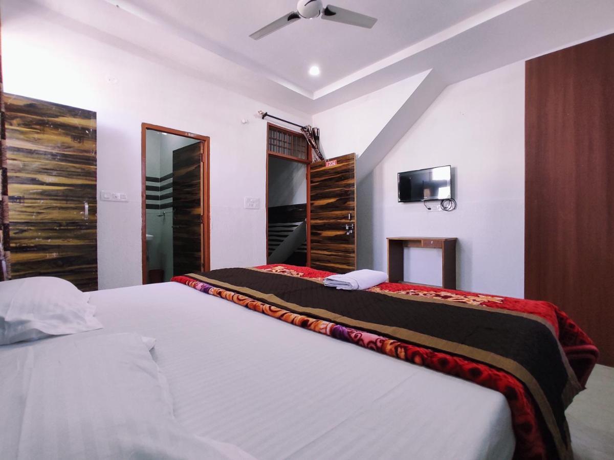 Hotel Yolo- Chandigarh Exterior photo