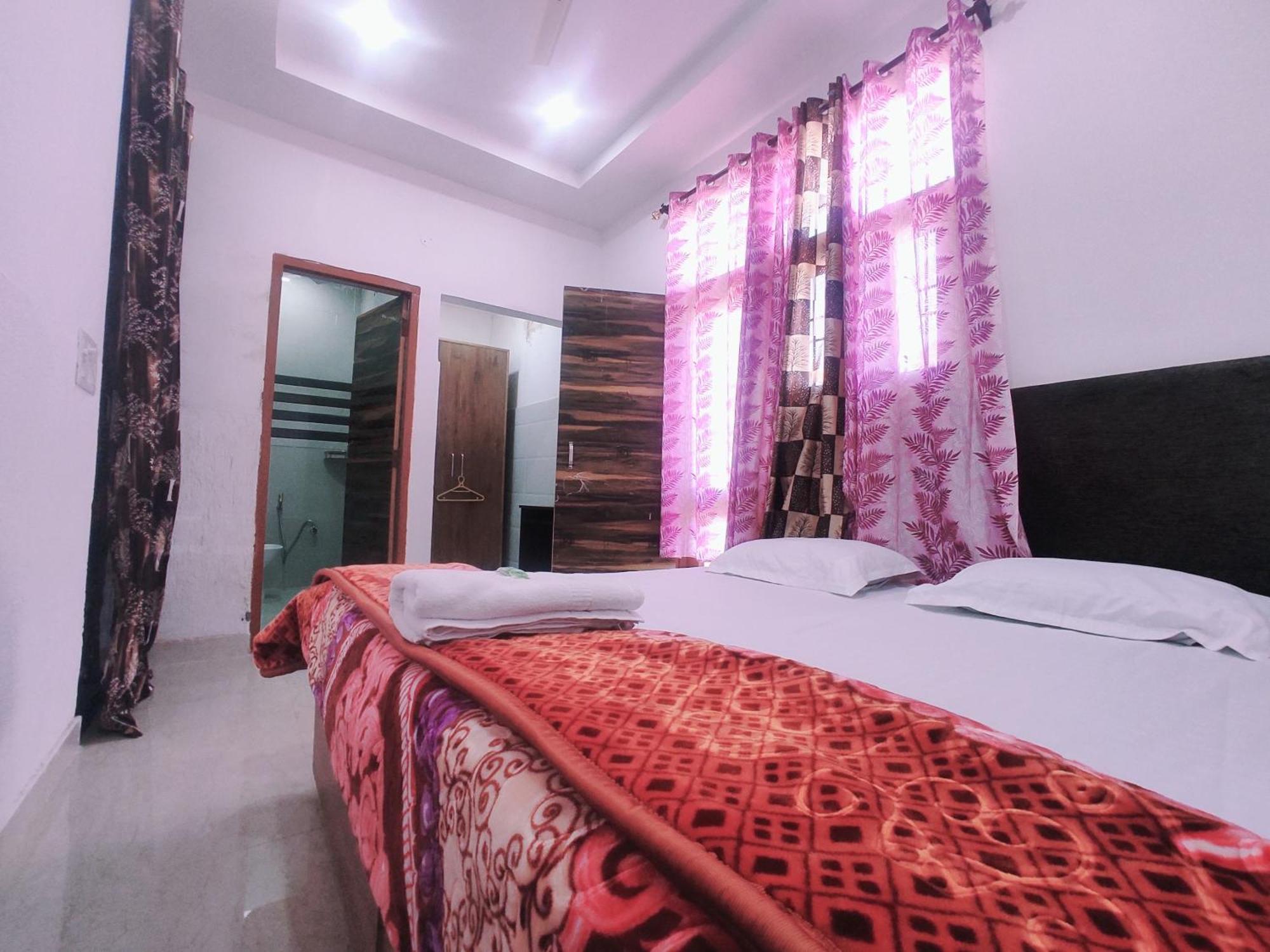 Hotel Yolo- Chandigarh Exterior photo