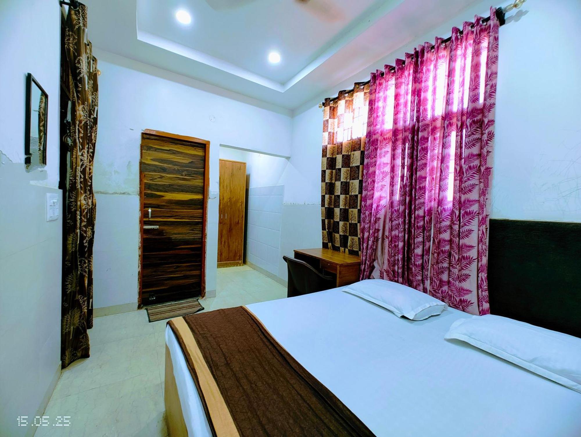 Hotel Yolo- Chandigarh Exterior photo