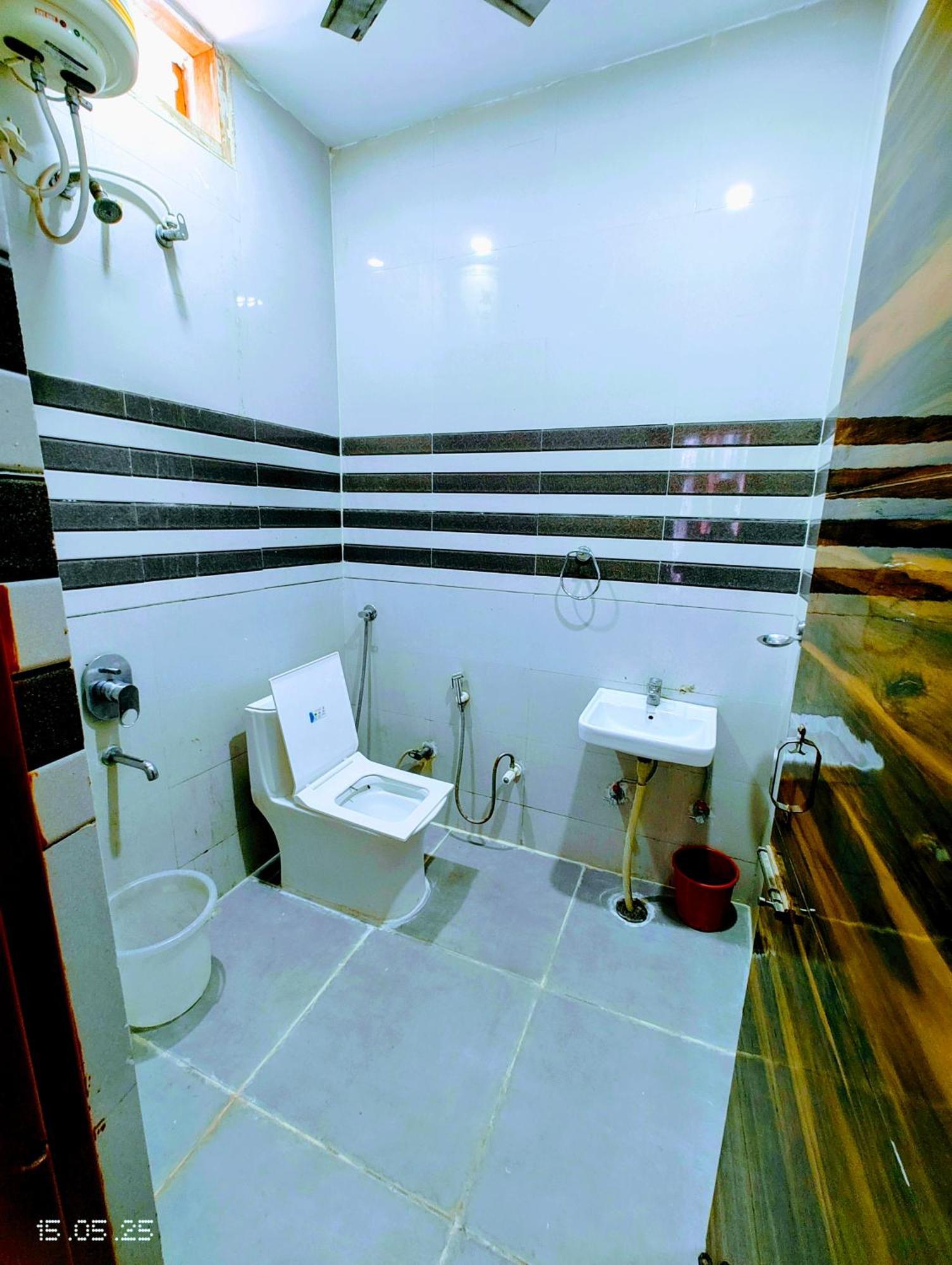 Hotel Yolo- Chandigarh Exterior photo