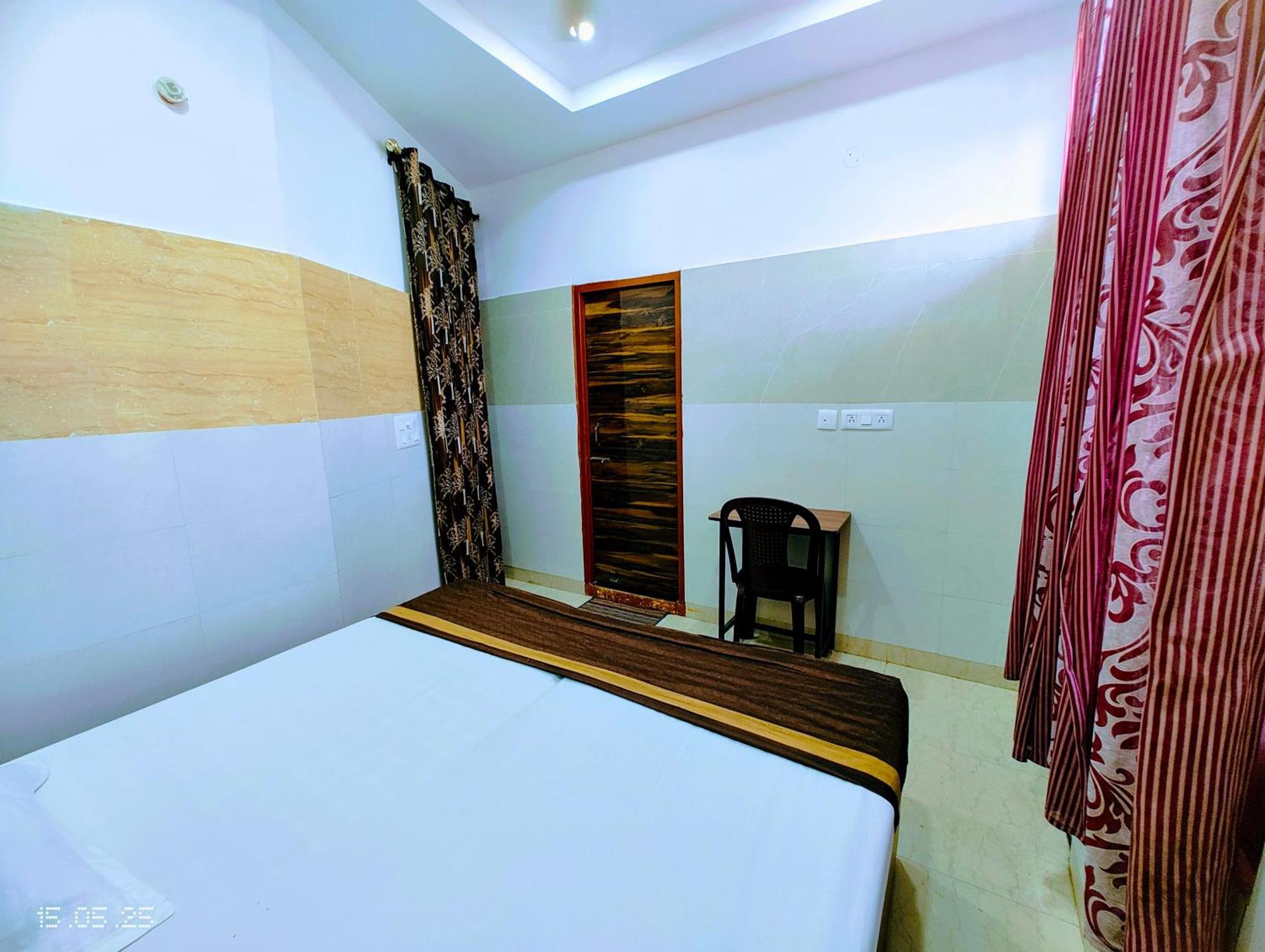 Hotel Yolo- Chandigarh Exterior photo