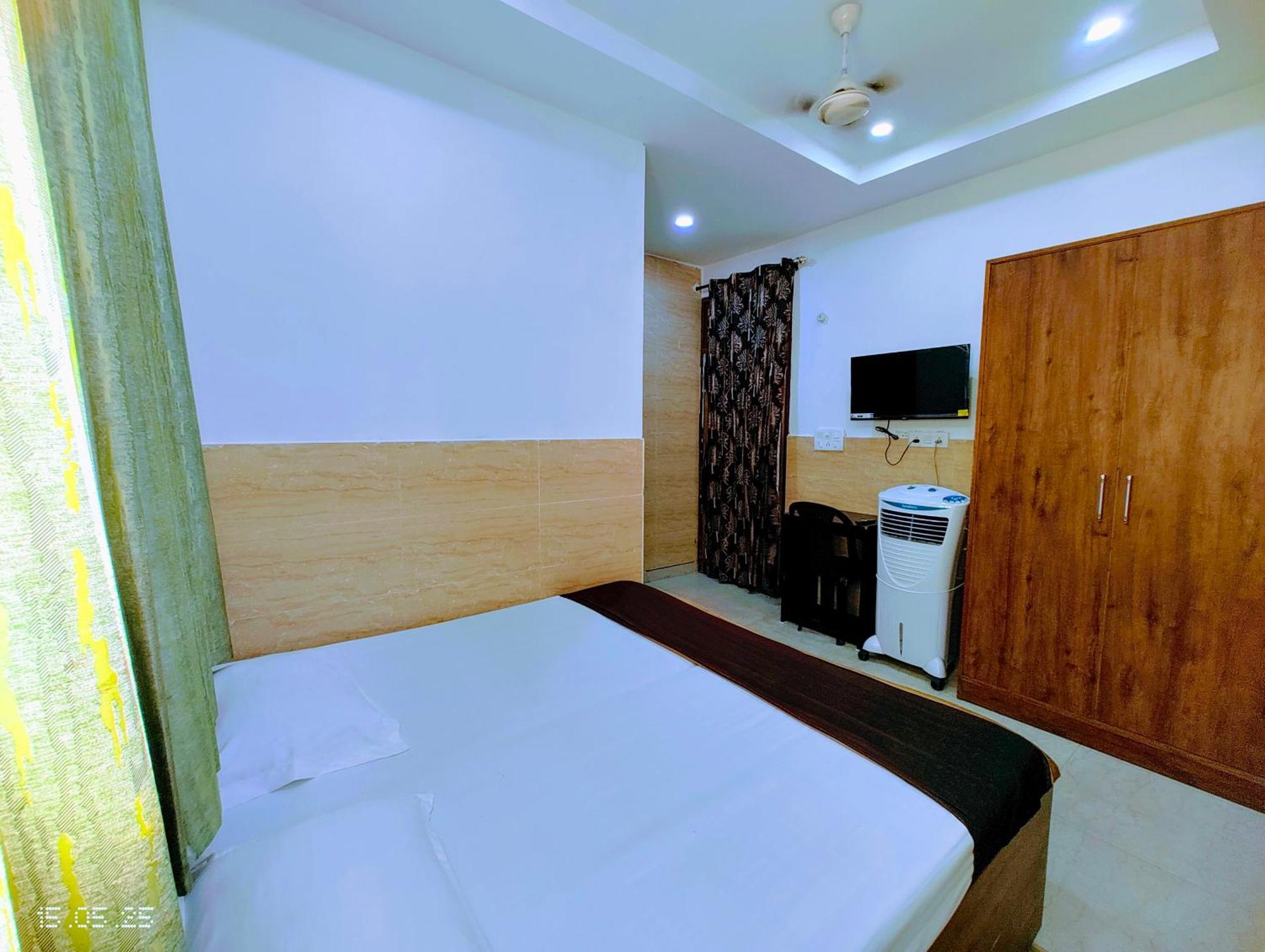 Hotel Yolo- Chandigarh Exterior photo