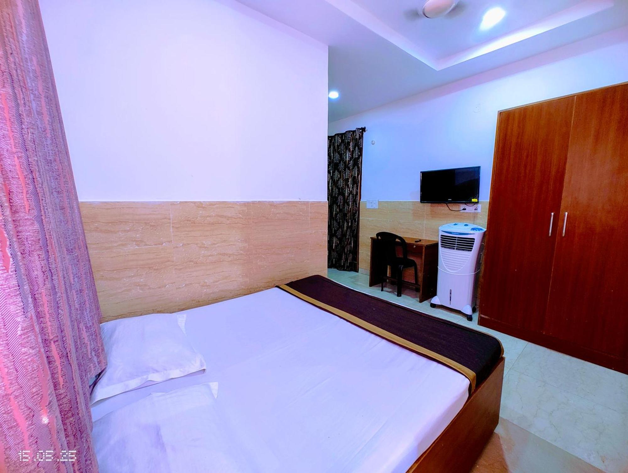 Hotel Yolo- Chandigarh Exterior photo