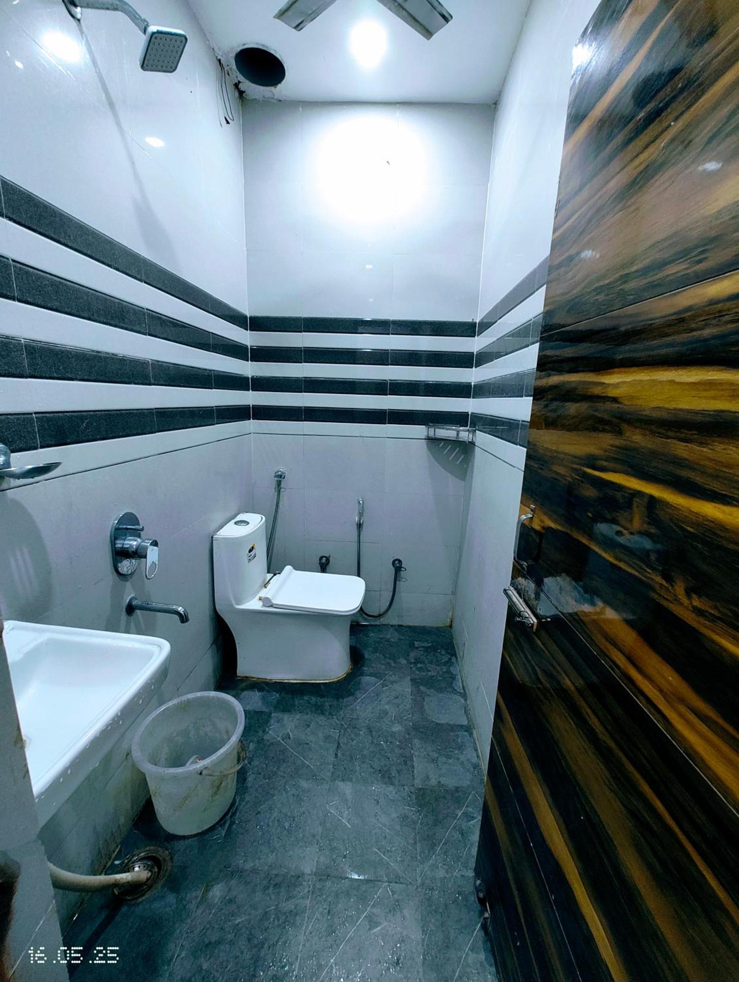 Hotel Yolo- Chandigarh Exterior photo